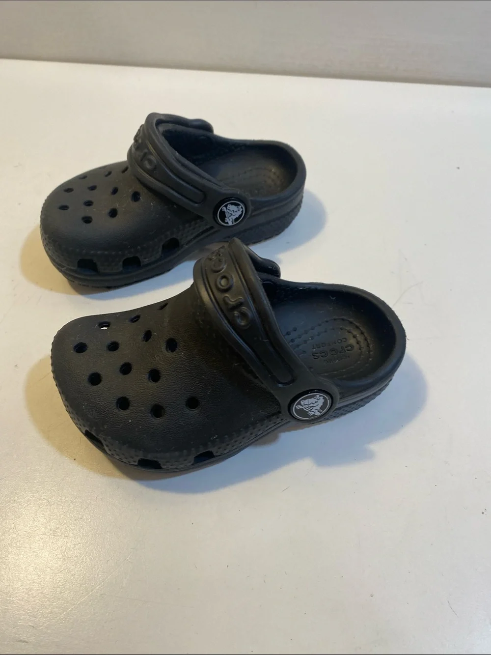 CROCS Kids Black Classic Clog with Heel Strap Sz C5